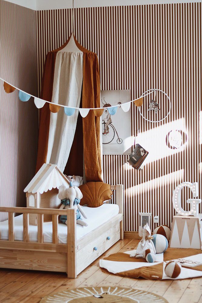 Classic garlands - Caramel Circus - crescent moons