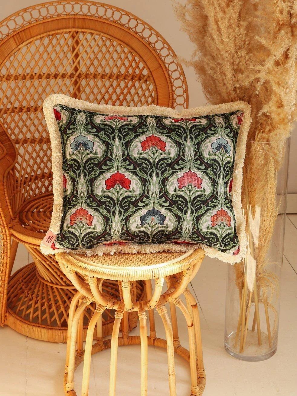 Tapestry pillow - Green Medusa