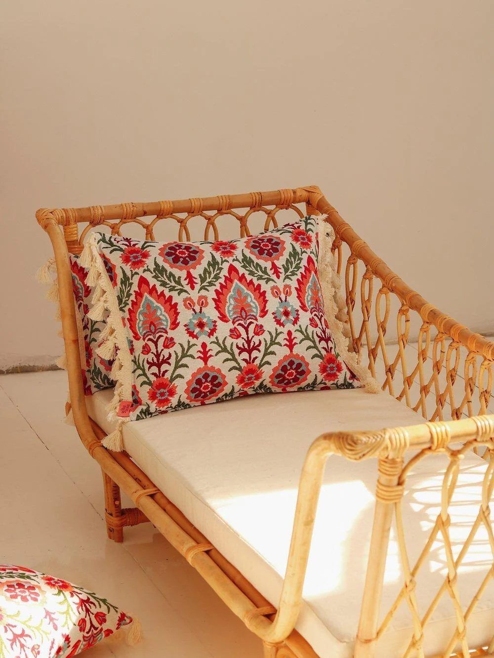 Tapestry pillow - Scarlet Iris in Cancaya