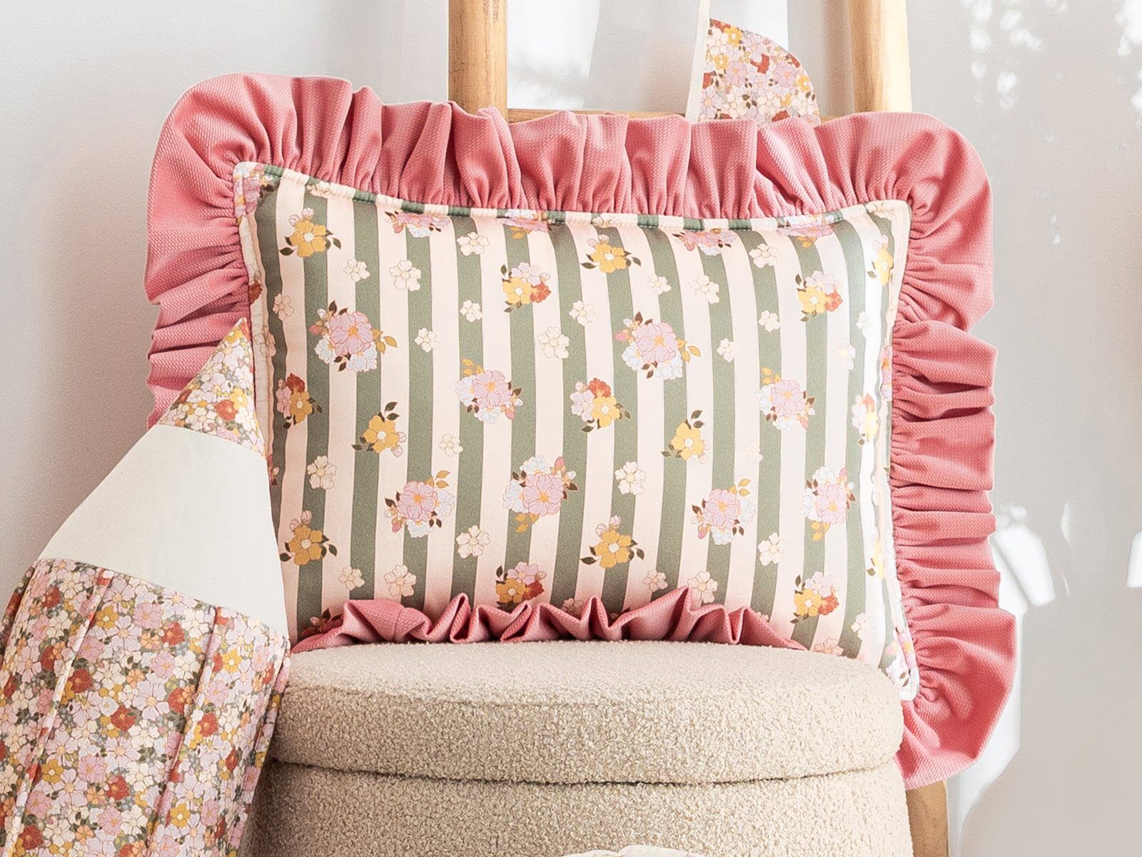 Reversible Pillow with Frill - Pink Garden