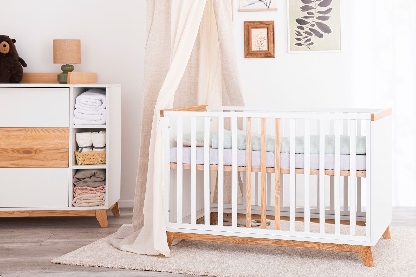 Nordik chest of drawers with changing table