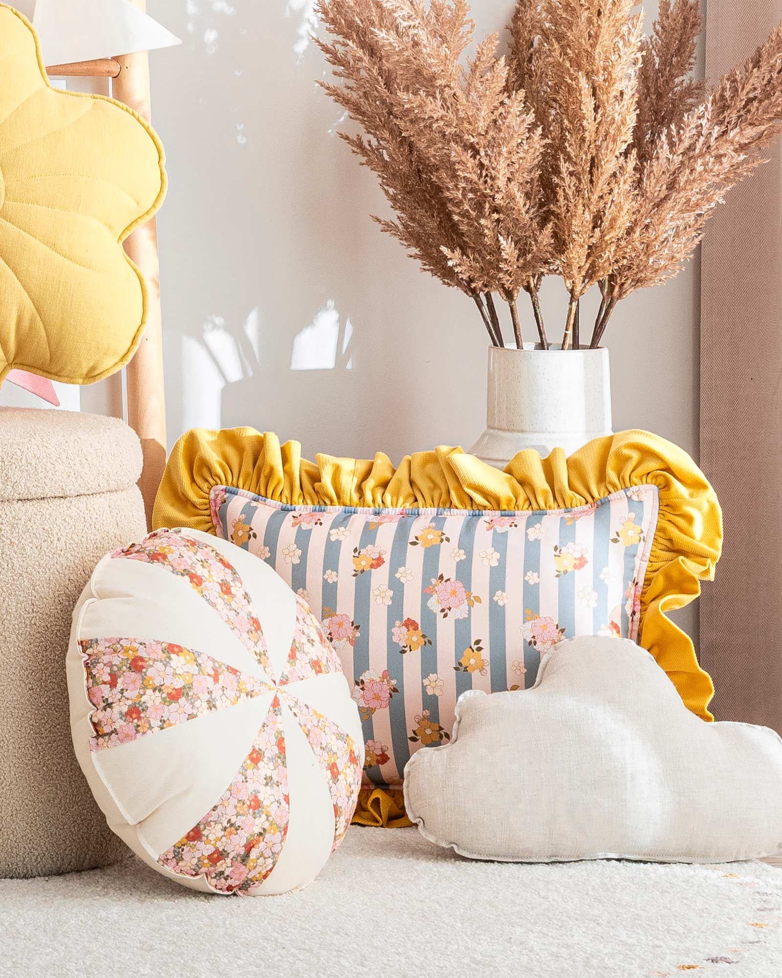 Reversible Pillow with Frill - Summer Garden