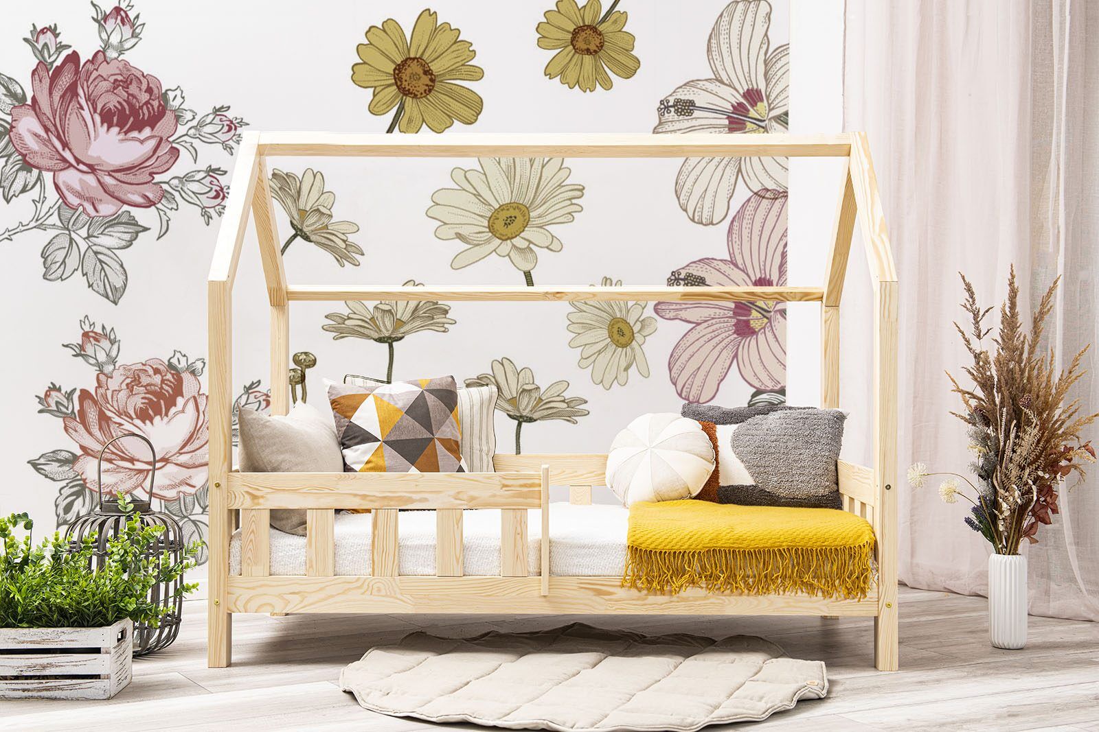 Wall stickers - Retro-flowers. Bed shown in this picture is 160x80cm.