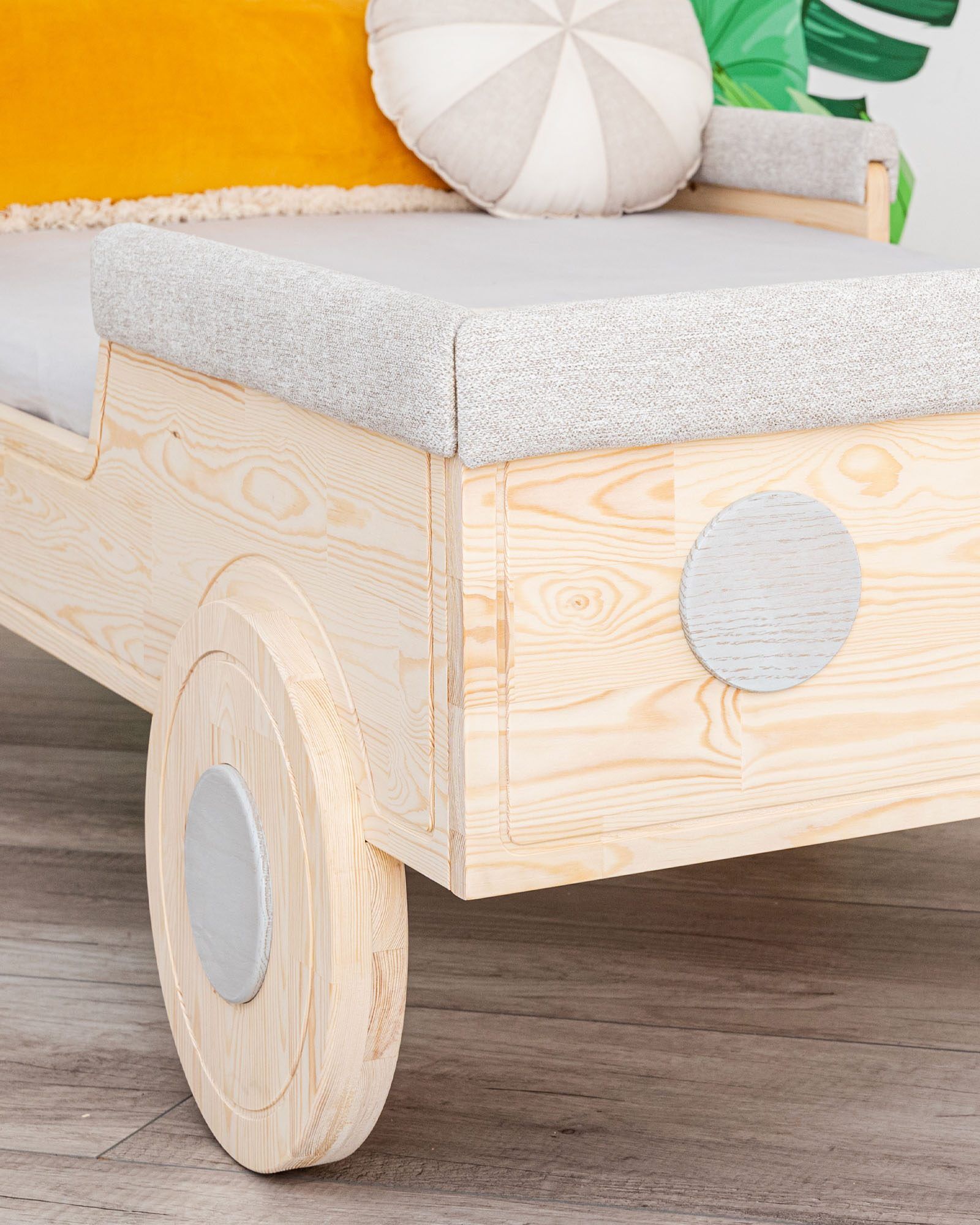 Children’s bed, Off-road car