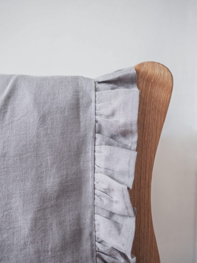 Linen Baby Bedding Set with Ruffle, Colour: True gray