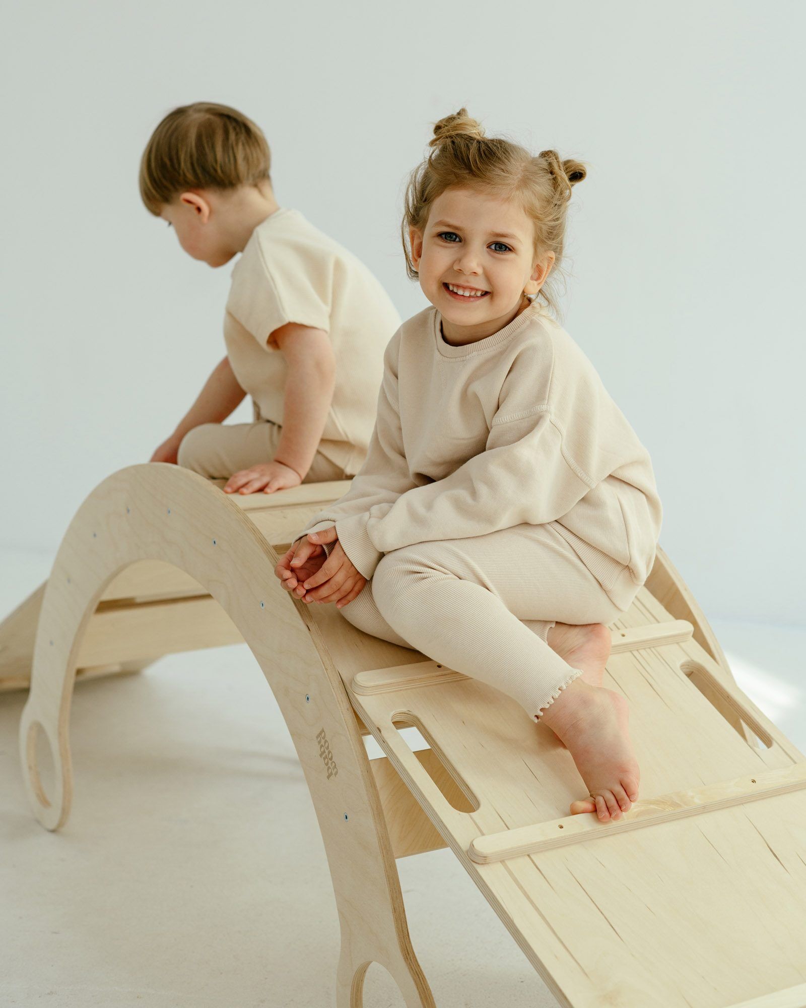 Slide ladder natural