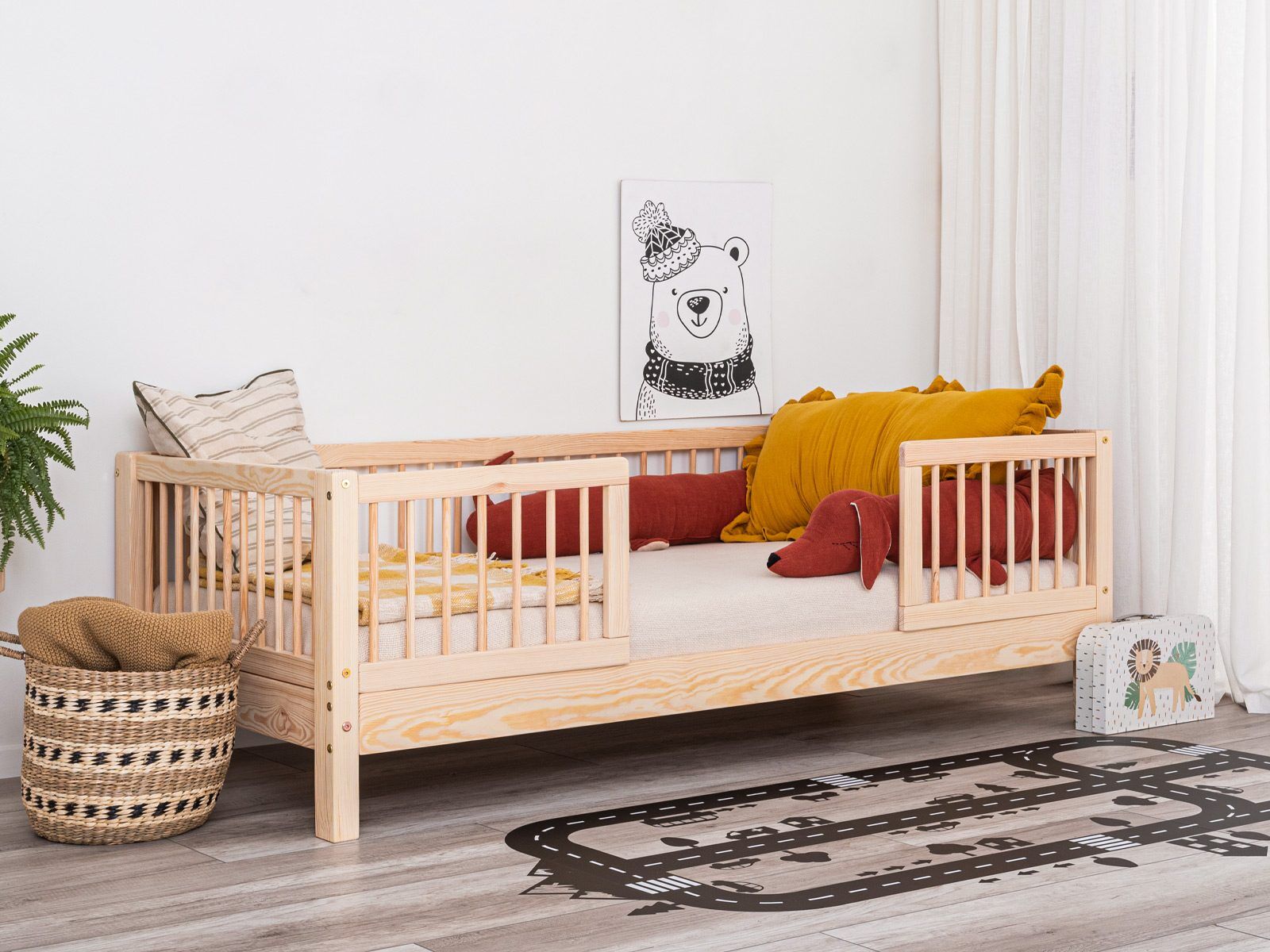 Montessori Kids Bed 4-in-1 – House Bed & Floor Bed, Height of legs: 10 cm, Railing: Yes-round, Entrance: in the middle.