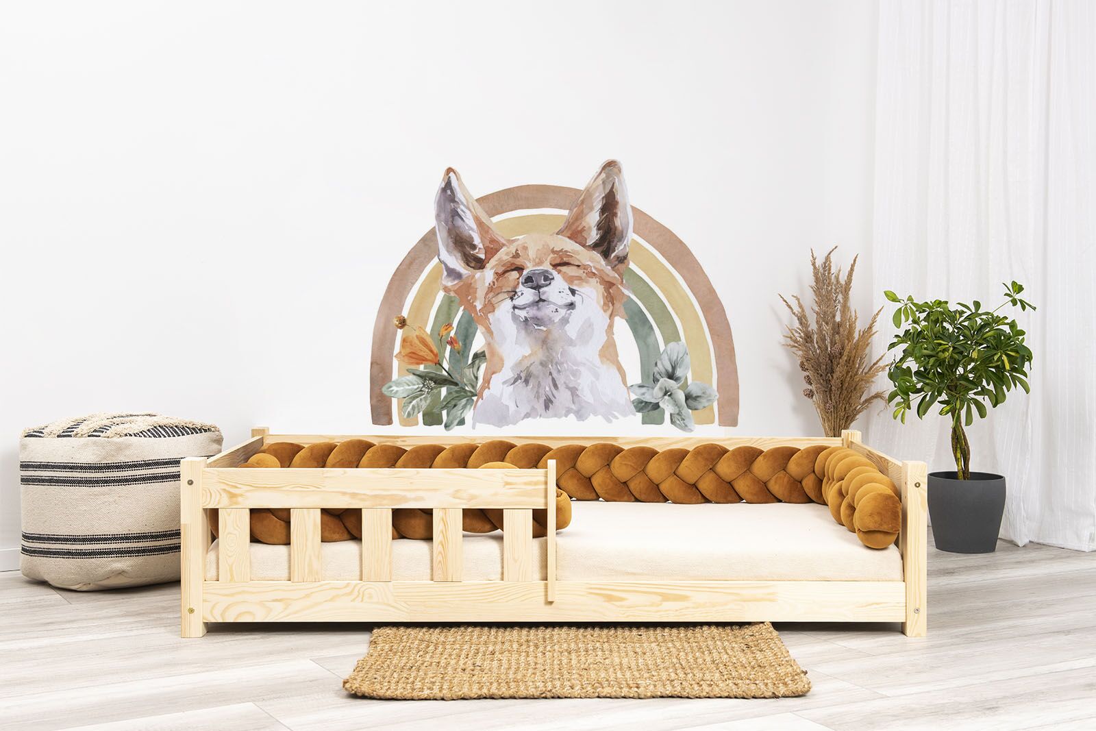 Wall stickers - Rainbow - Fox 2. Bed shown in this picture is 160x80cm.