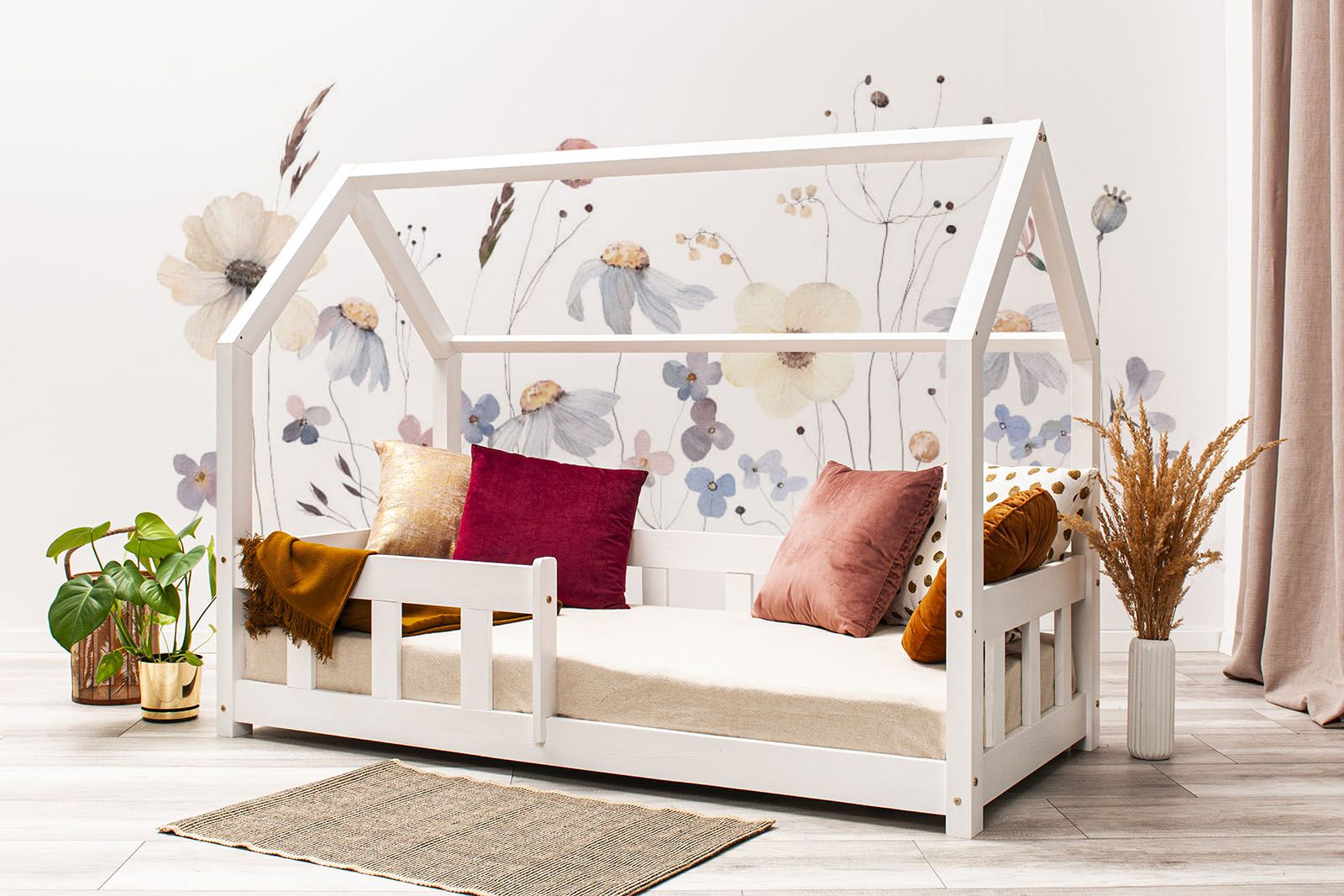 Wall stickers - Pastel meadow 2 - XL. Bed shown in this picture is 160x80cm.